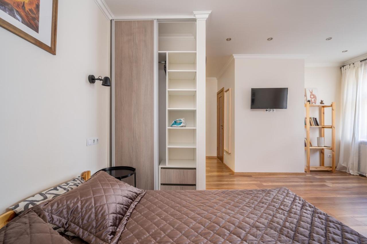 Top-floor With Courtyard View In Unesco Area, Murnieku Street Riga