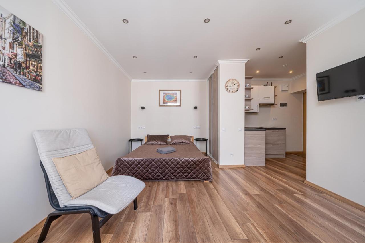 Top-floor With Courtyard View In Unesco Area, Murnieku Street Butas *