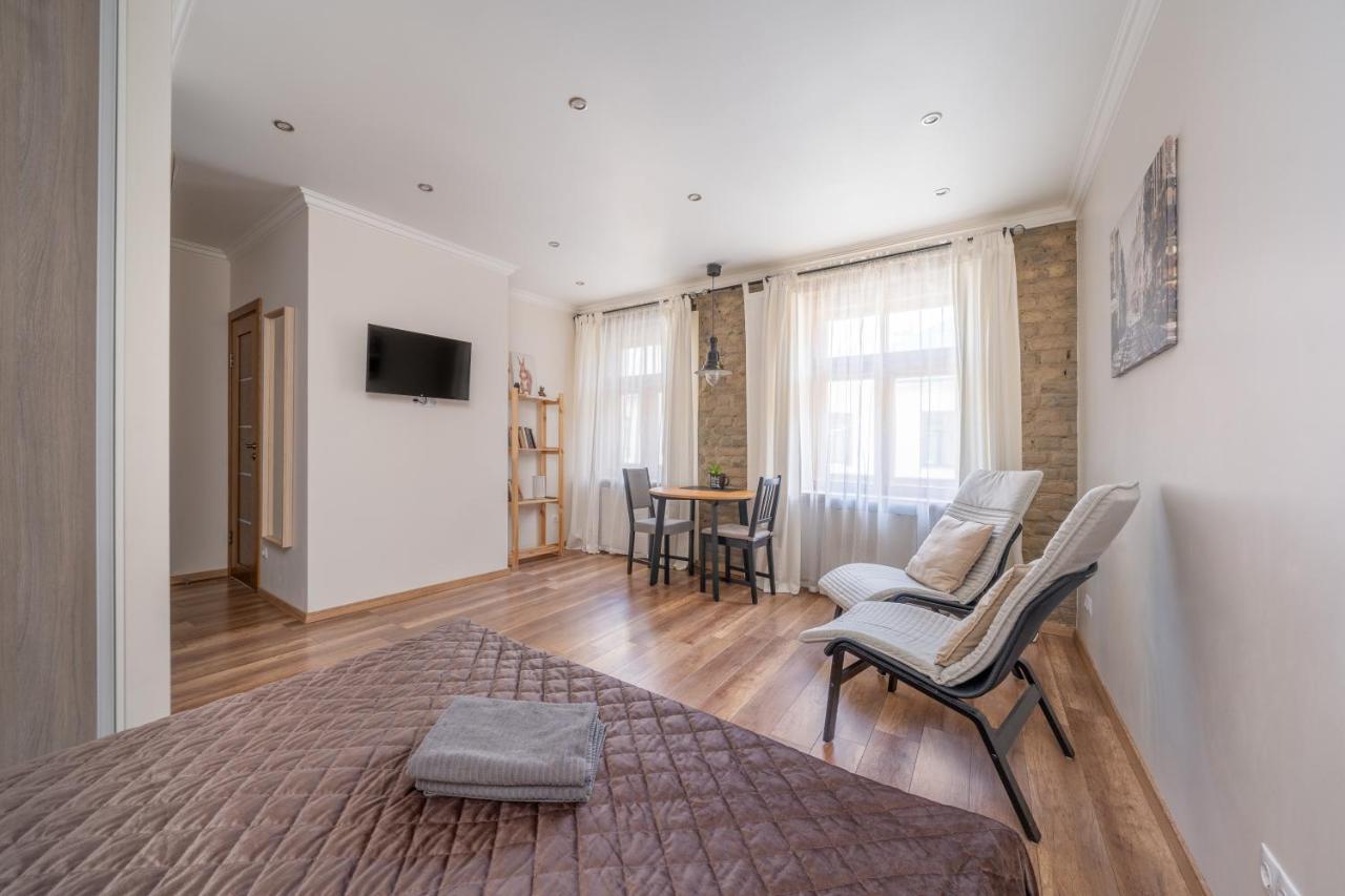 Top-floor With Courtyard View In Unesco Area, Murnieku Street Apartment Riga