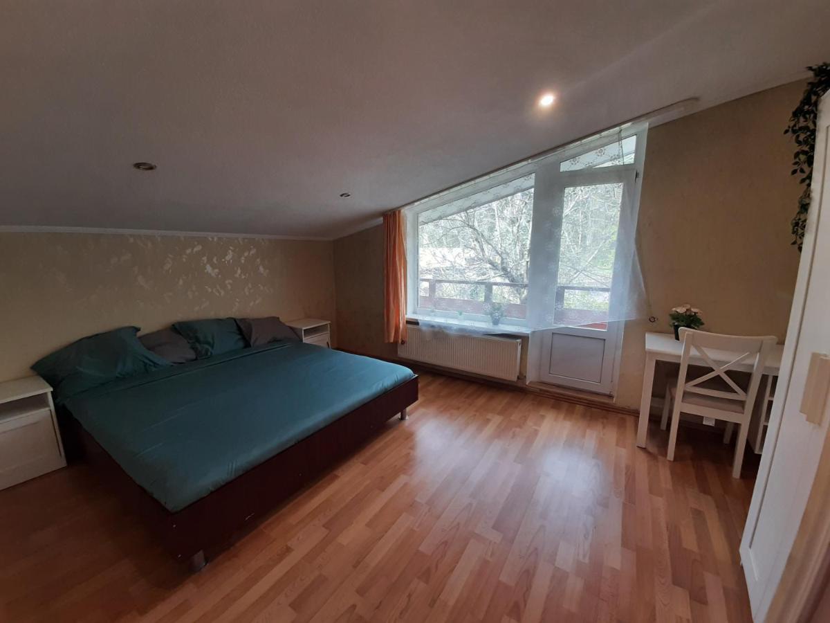 Lake&forest&city Villa *