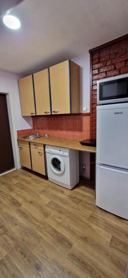 Apartment With Parking Place Riga