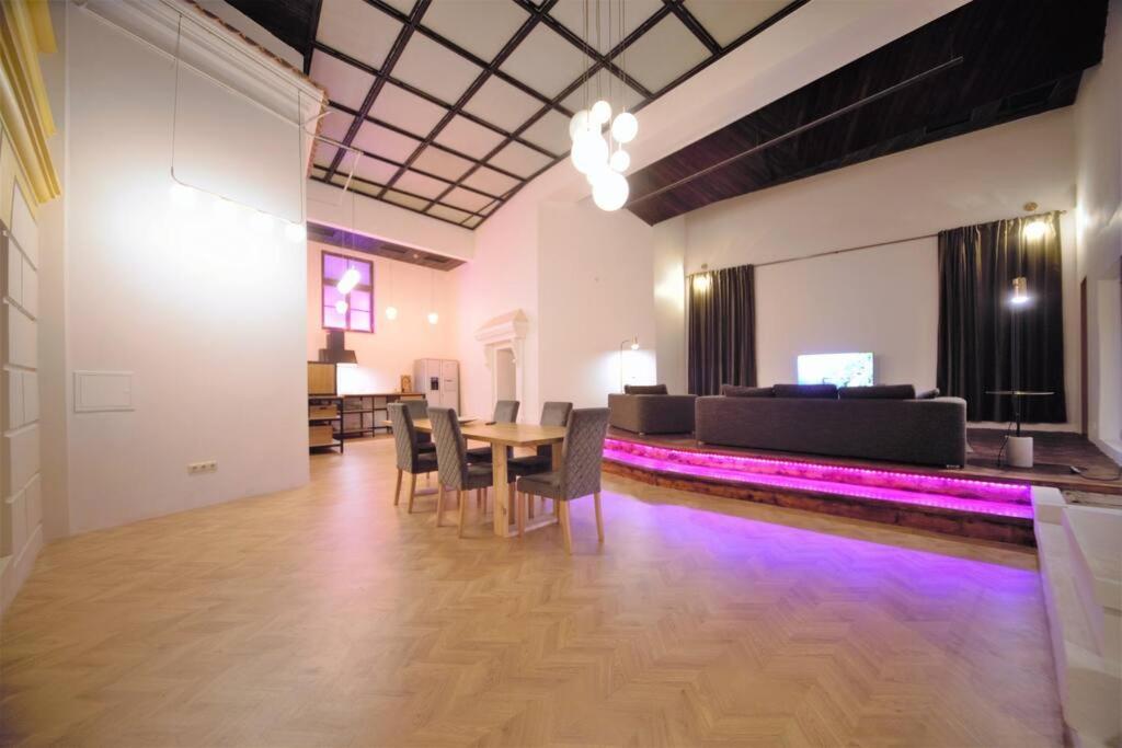 The Theatre / Old Town & Balcony Apartment