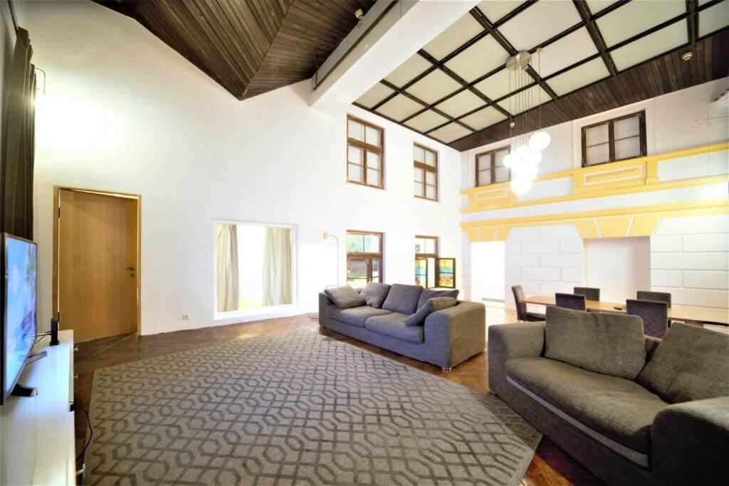 The Theatre / Old Town & Balcony Apartment *