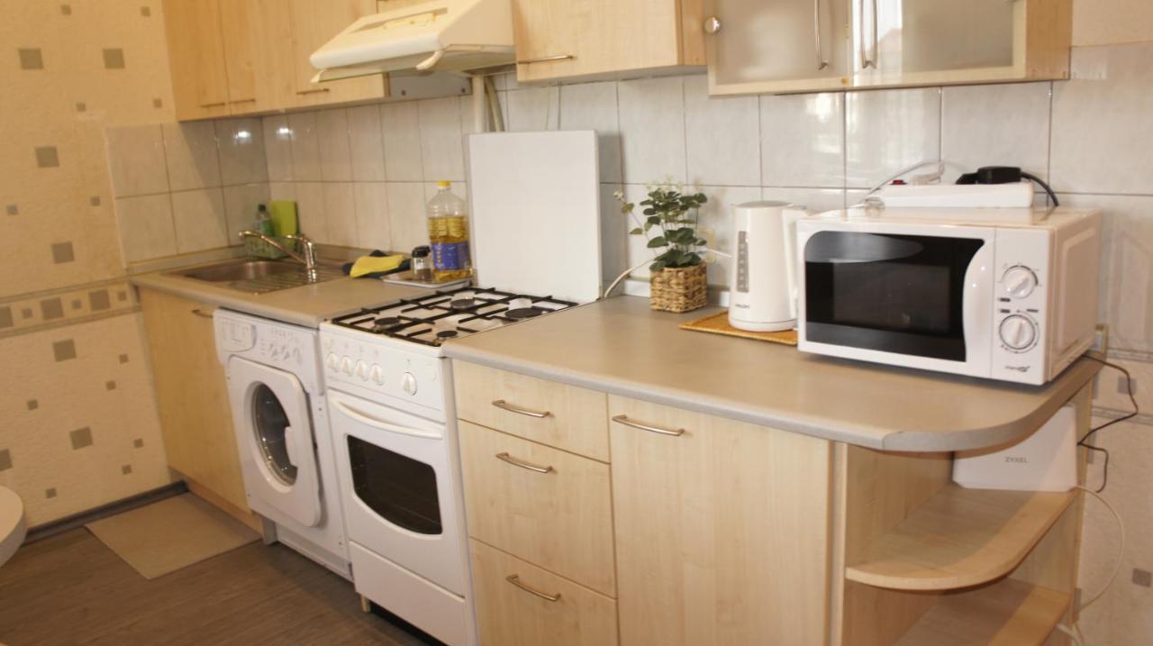 Cozy, Spacious Gertruda Self Chek In 20 Min To Old With Car 5 Min Huoneisto Riika