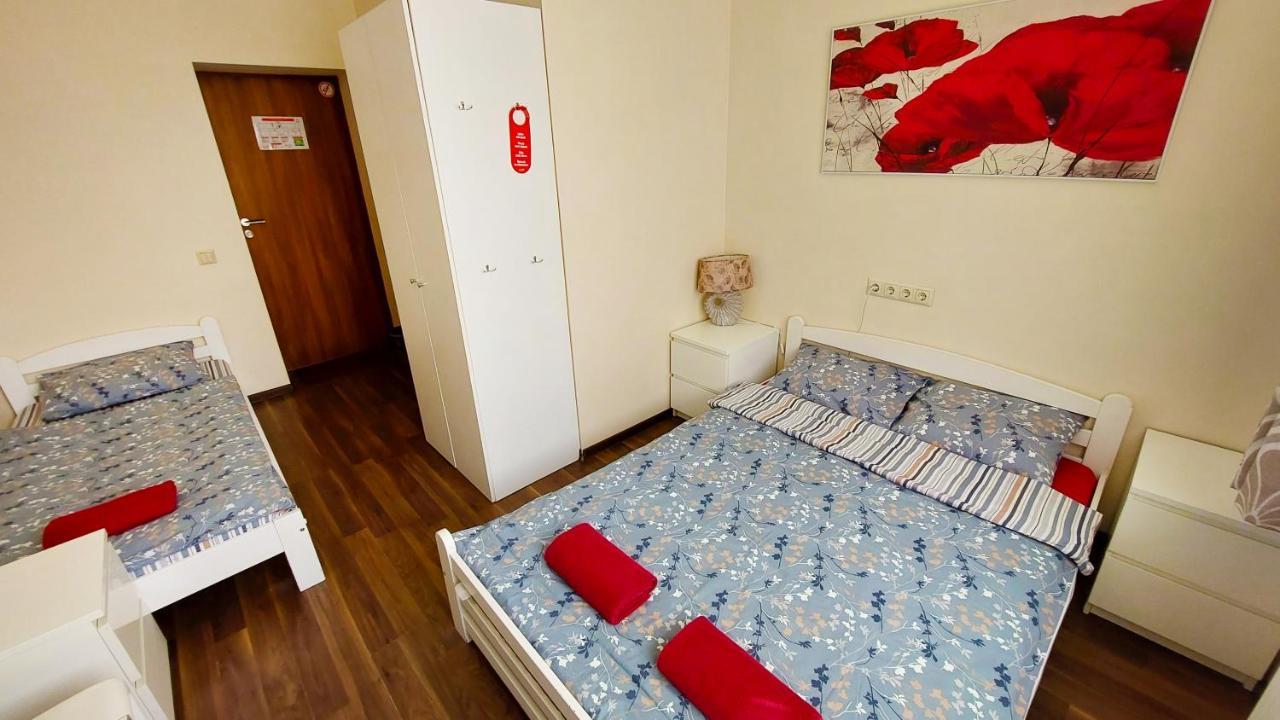 Happy Hotel 3*