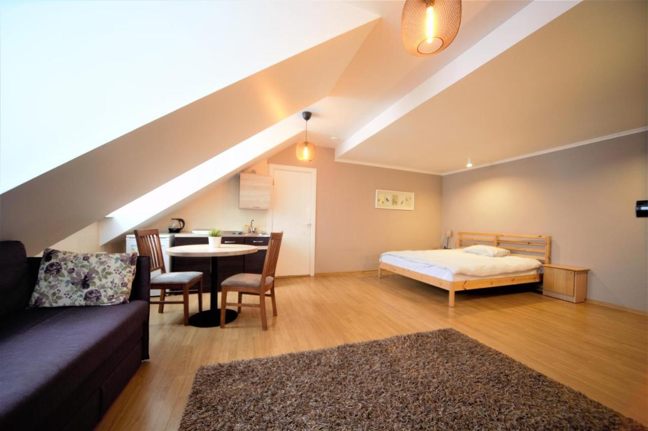 Old Town Apartment *