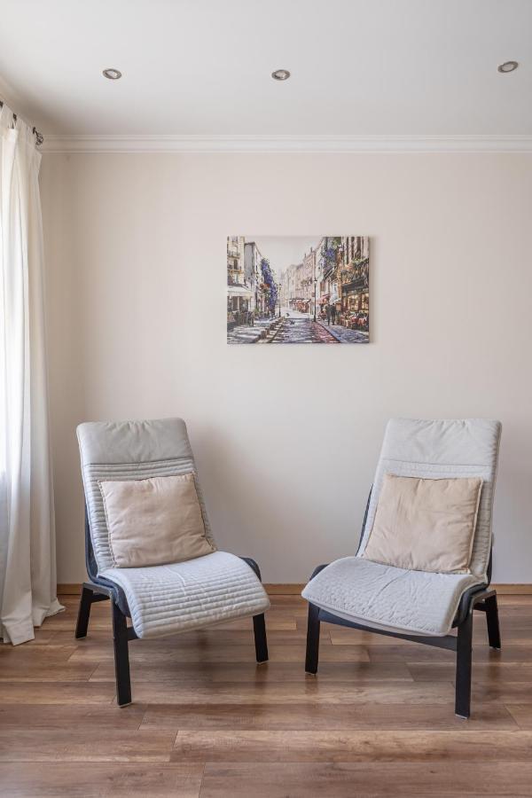 Top-floor With Courtyard View In Unesco Area, Murnieku Street Riga