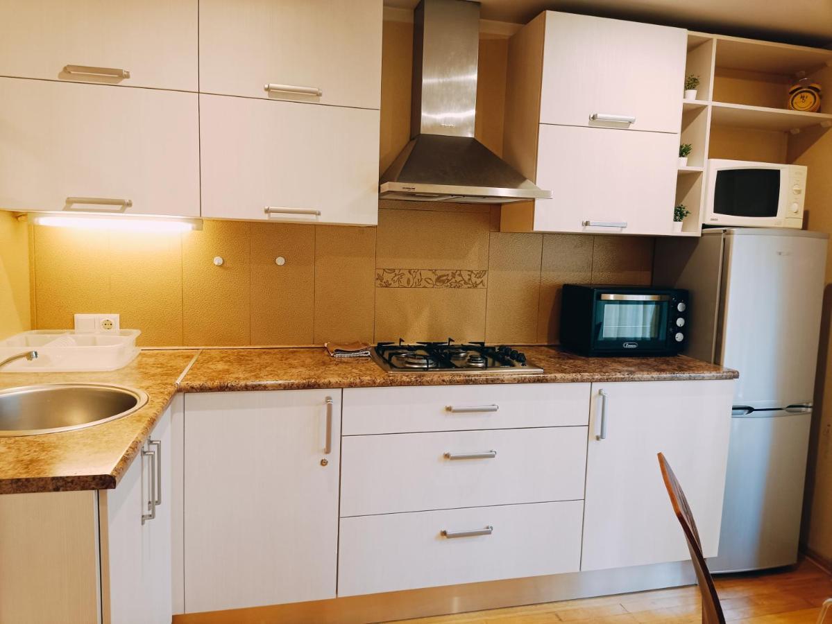 Elegant Old Town Toffee Bliss Apartment, Self Check-in, Steps From Bus Station Appartement Riga