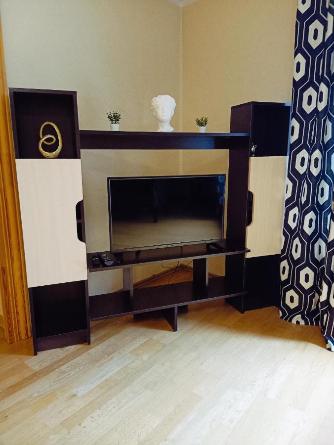 Elegant Old Town Toffee Bliss Apartment, Self Check-in, Steps From Bus Station Riga