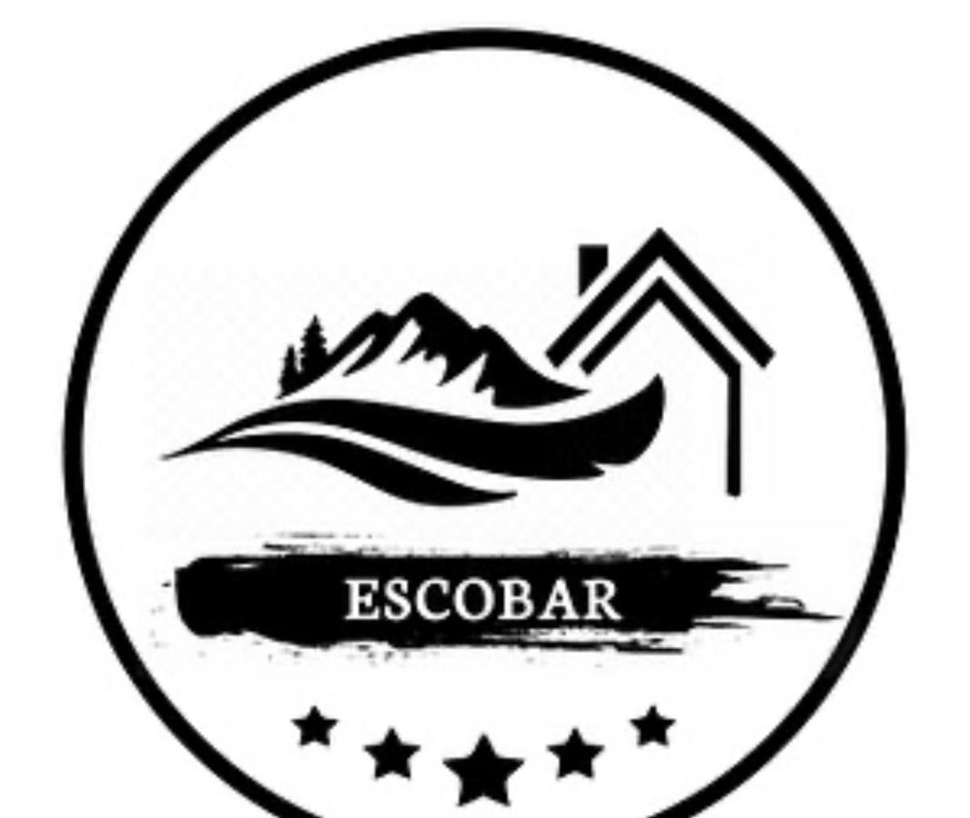Escobars Backpackers Hostel *