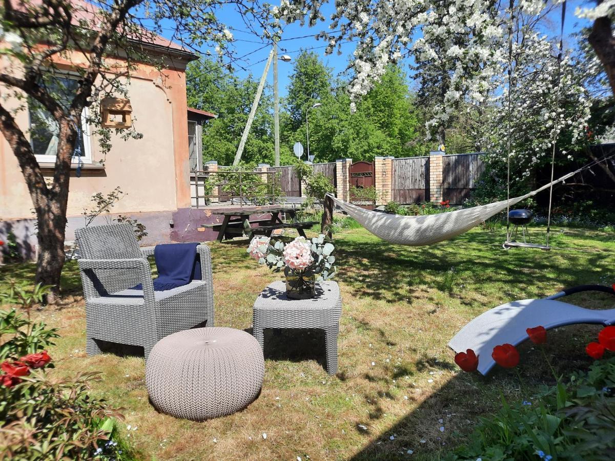 Cozy Private House With A Yard & Parking Casa de férias Riga