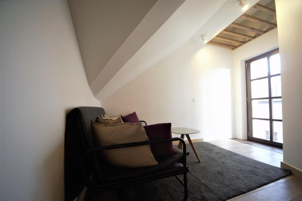 3 Bedroom / Compact Apt Old Town