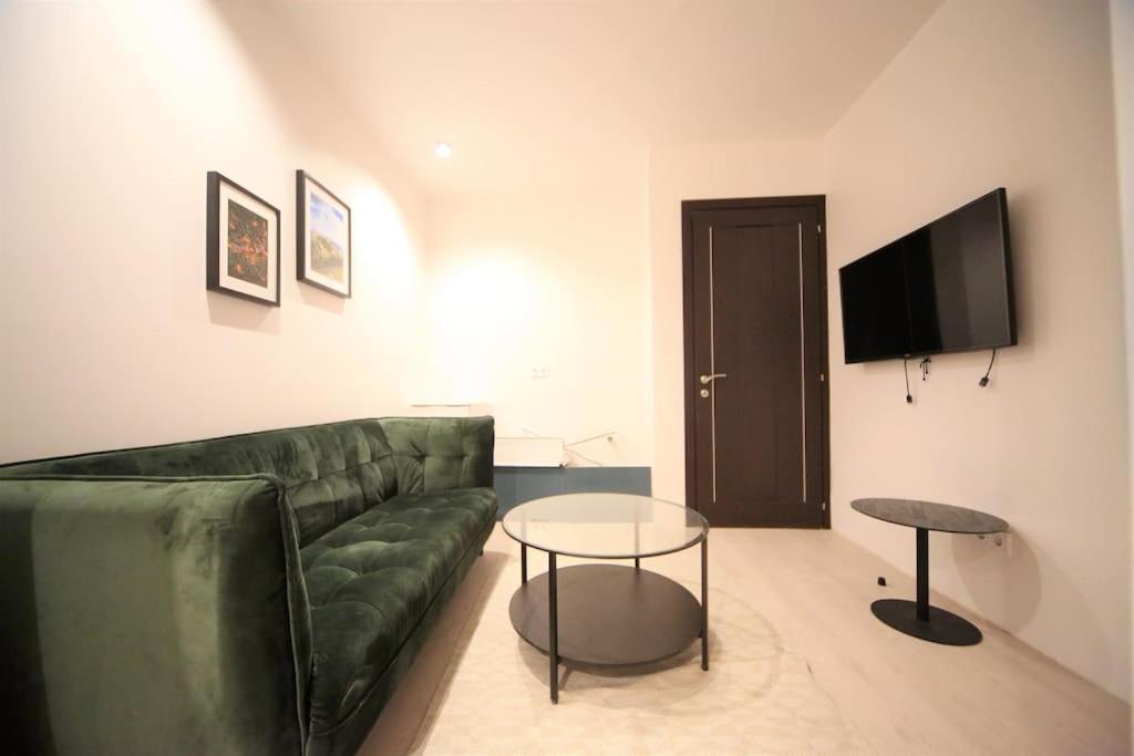 Butas Lovely Two Bedroom In The Old Town *