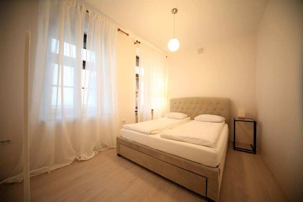 Lovely Two Bedroom In The Old Town *