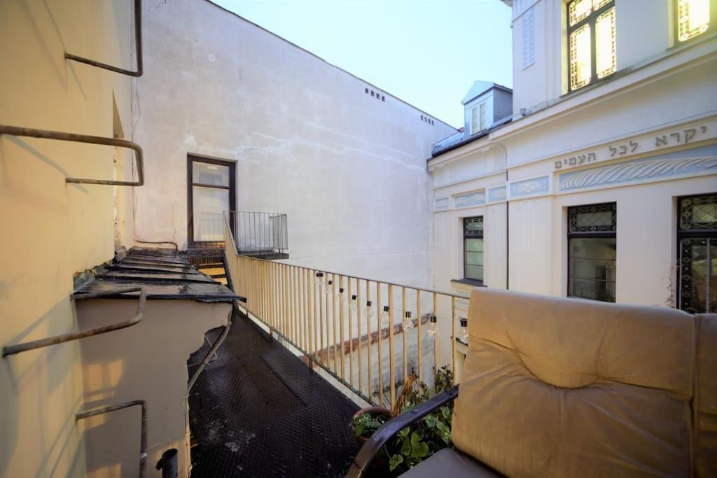 Căn hộ 3 Bedrooms Oldtown With Balcony Quiet Area Riga