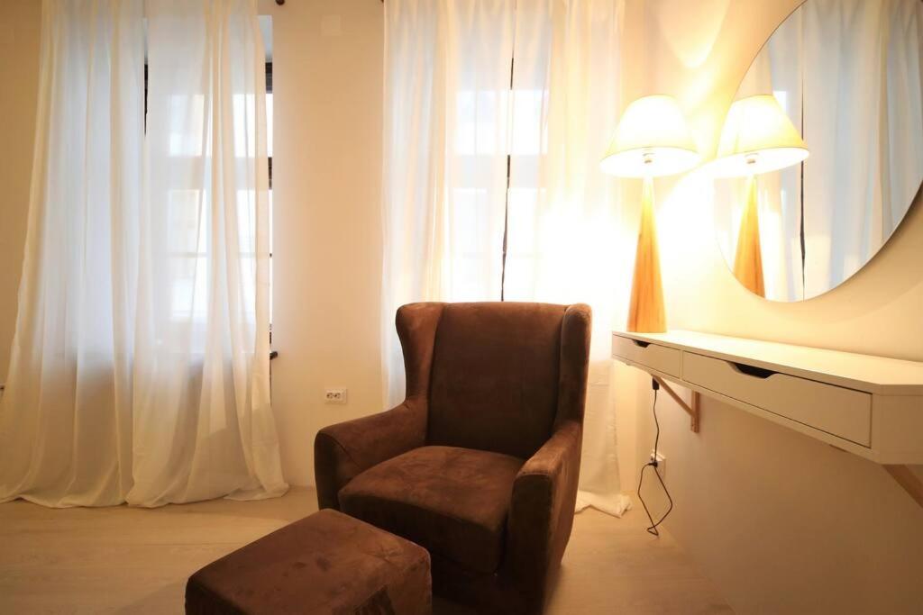 Lovely Two Bedroom In The Old Town * Riga