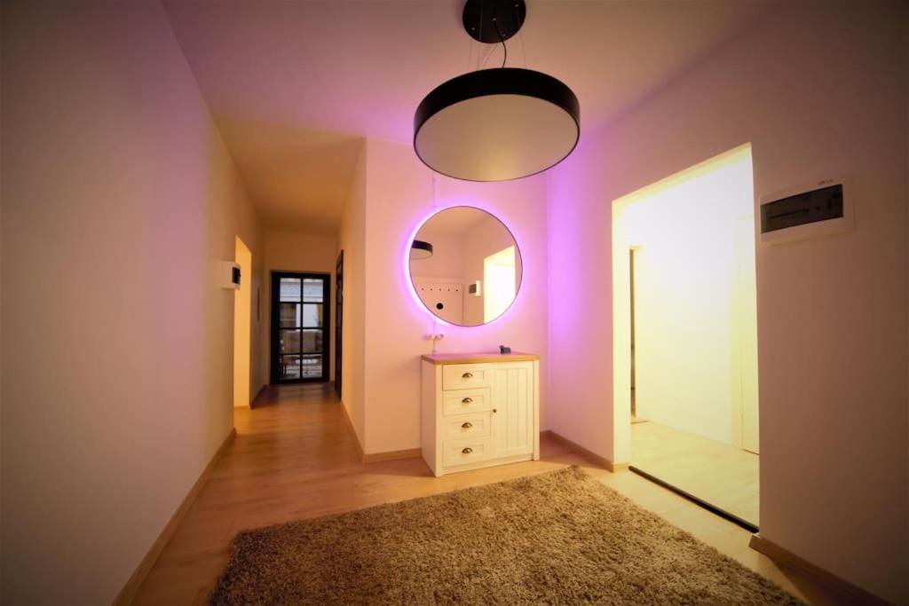 Căn hộ 3 Bedrooms Oldtown With Balcony Quiet Area