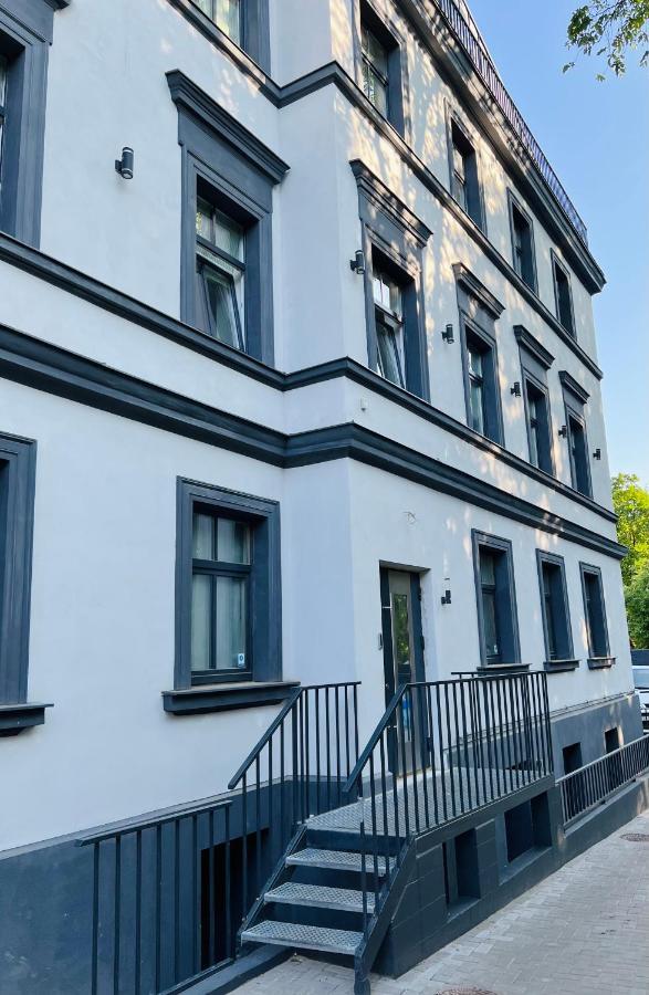 The Right Coast With Free Private Parking Apartment *