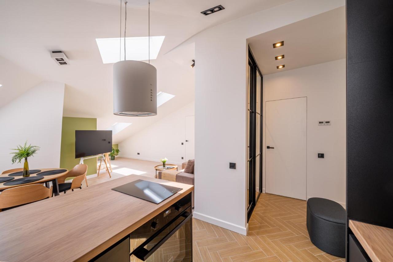 New Flat With Free Underground Parking And Air Conditioning Apartment