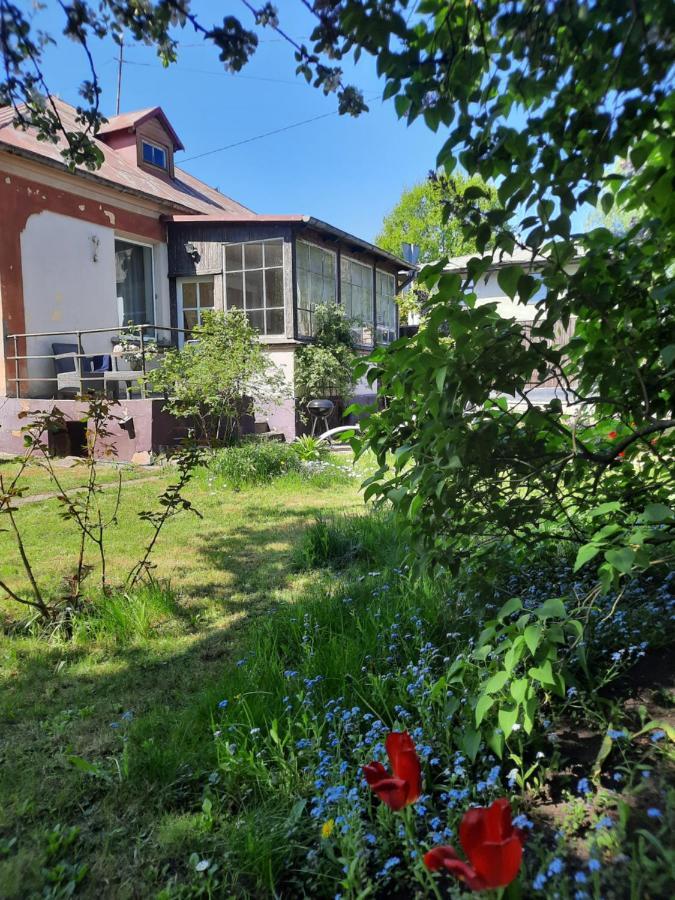 Casa de férias Cozy Private House With A Yard & Parking Riga