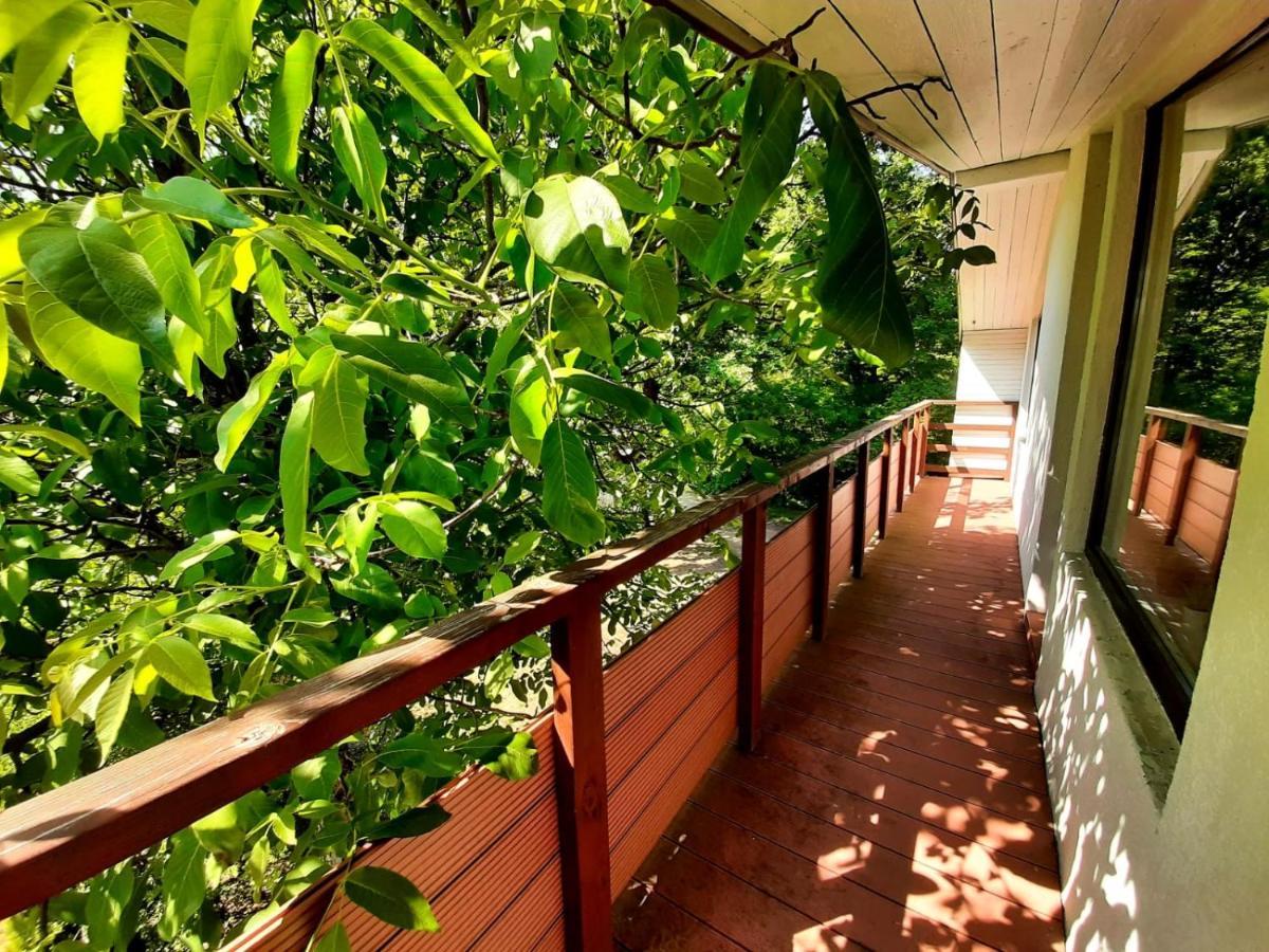 Lake&forest&city Villa Riga