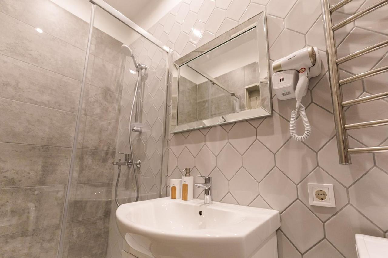 Vintage 1br In Quiet Center Of Apartment *