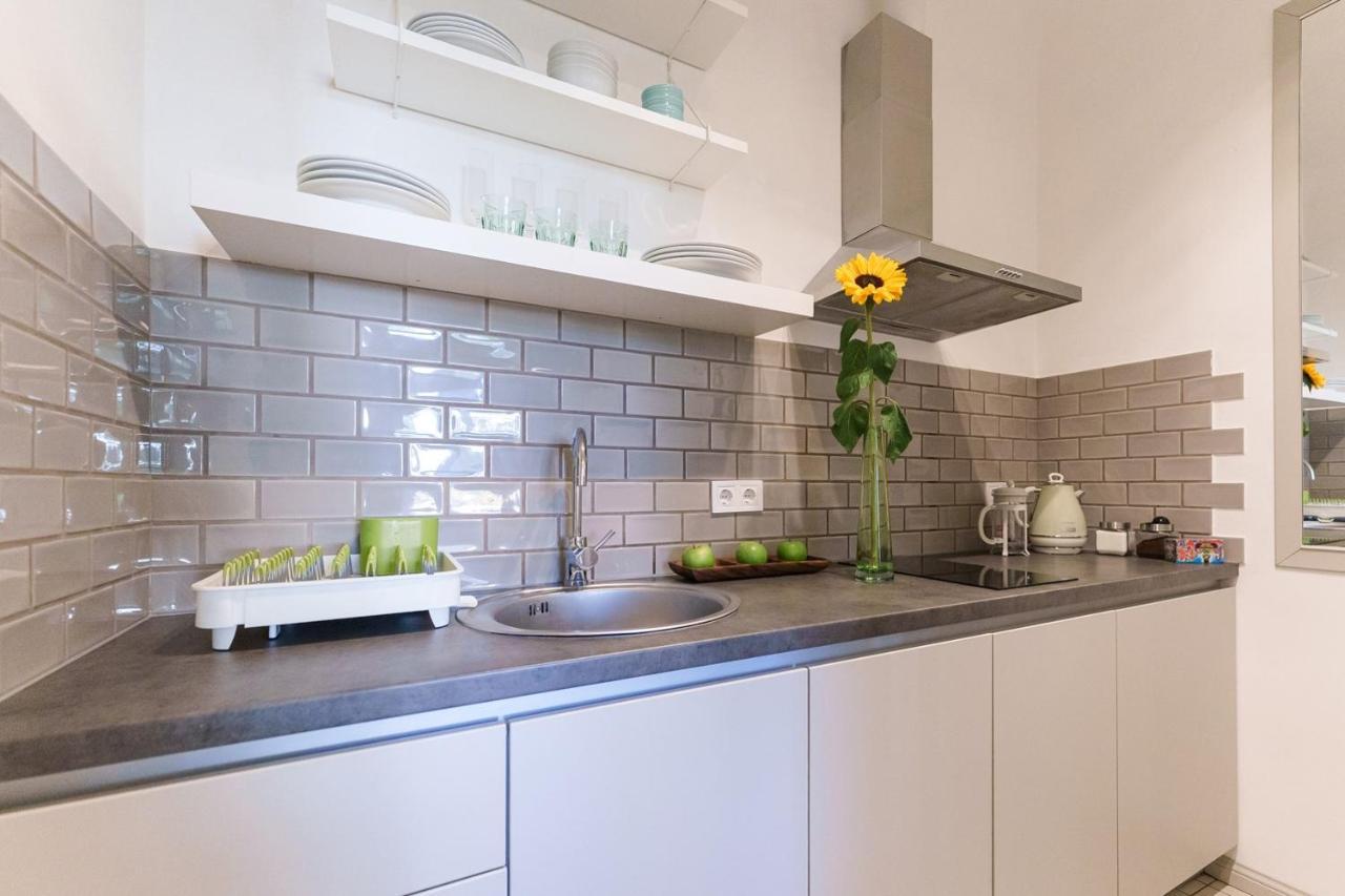 Vintage 1br In Quiet Center Of * Riga