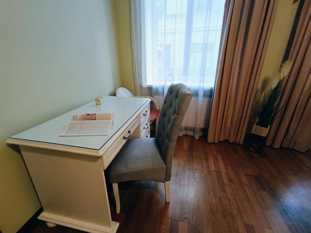 Dzīvoklis Riverside Old Town Spacious One Bedroom Few Steps From Dome Square And Cathedral *