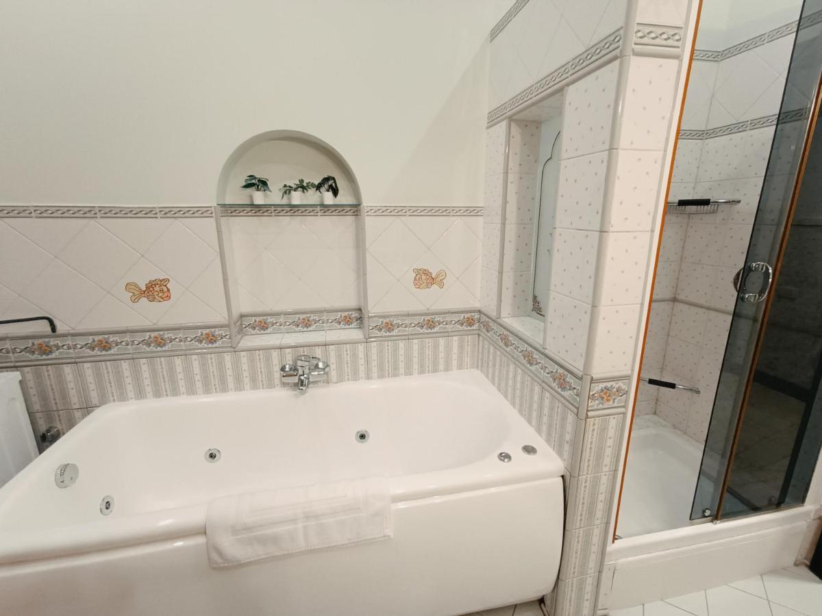 Riverside Old Town Spacious One Bedroom Few Steps From Dome Square And Cathedral