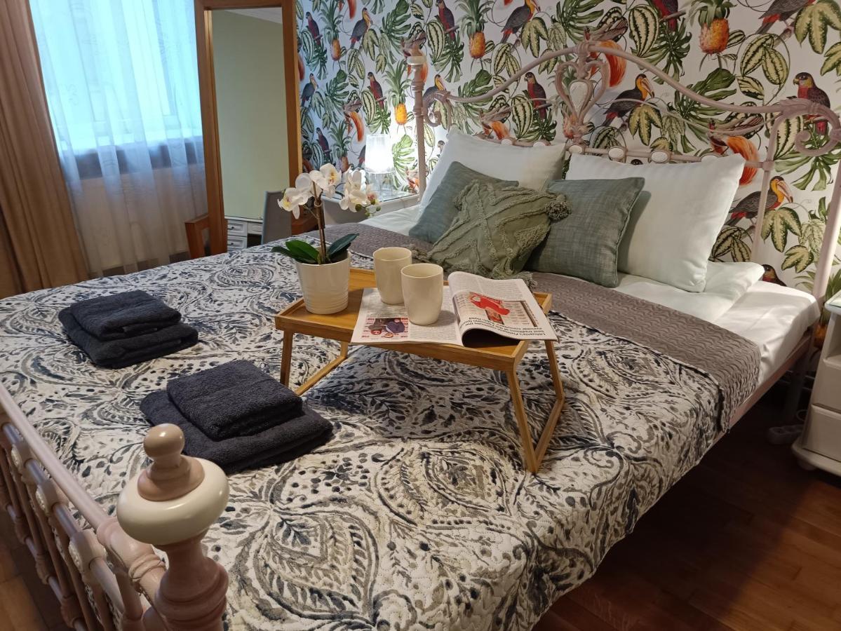 Dzīvoklis Riverside Old Town Spacious One Bedroom Few Steps From Dome Square And Cathedral *