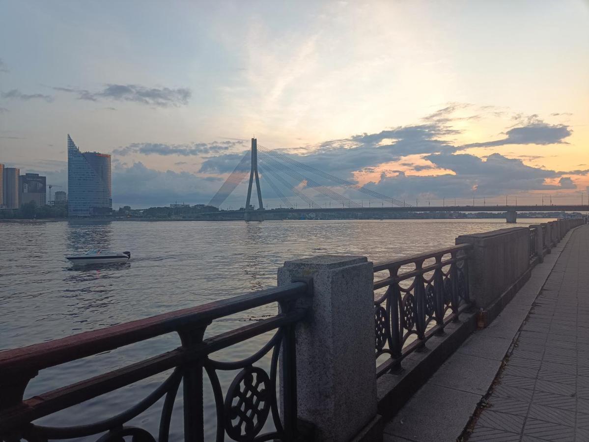 Riverside Old Town Spacious One Bedroom Few Steps From Dome Square And Cathedral