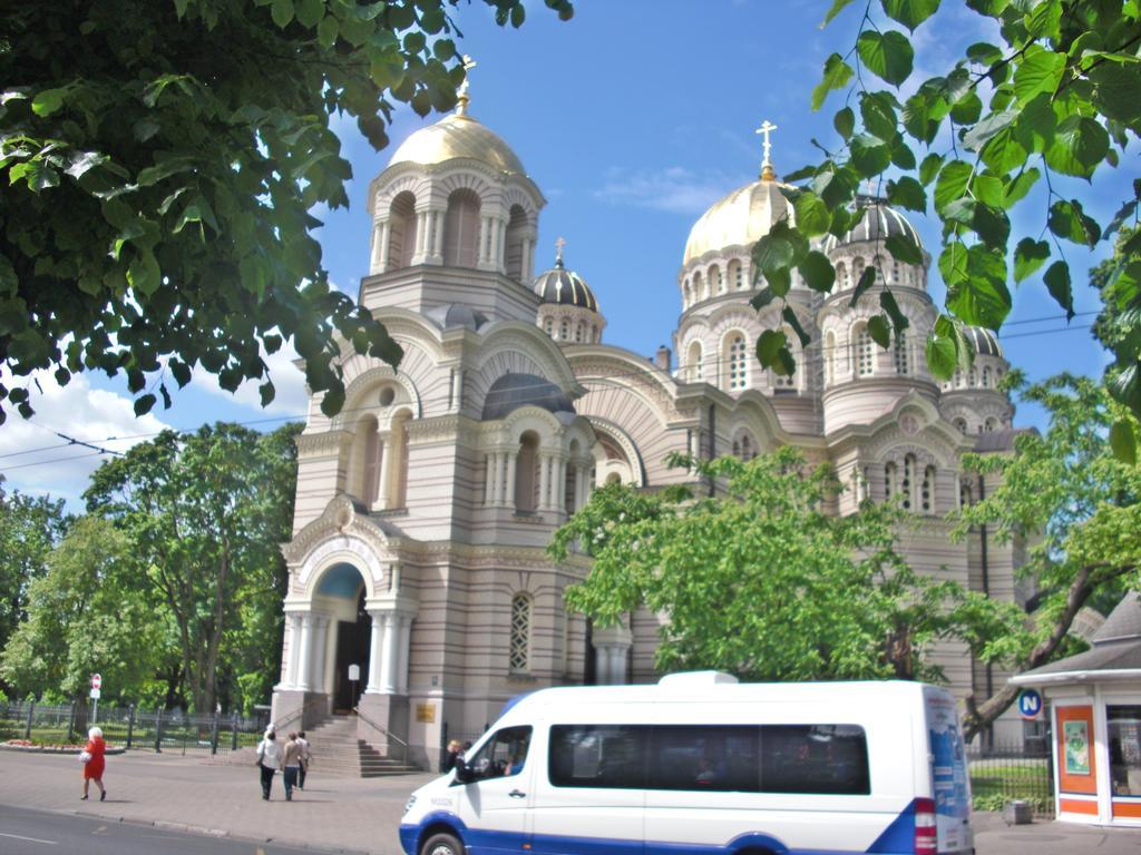 Sunny Esplanade By Old Town Apartment Riga