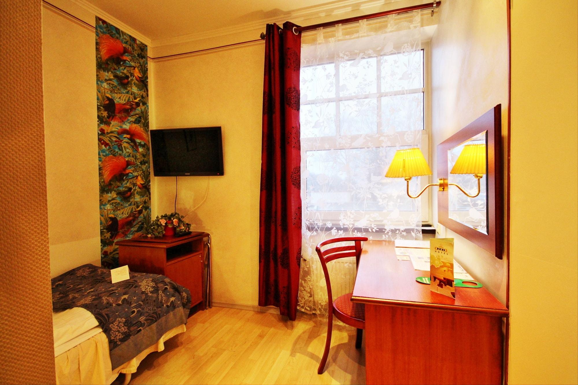 Nb With Free Parking 3* Riga