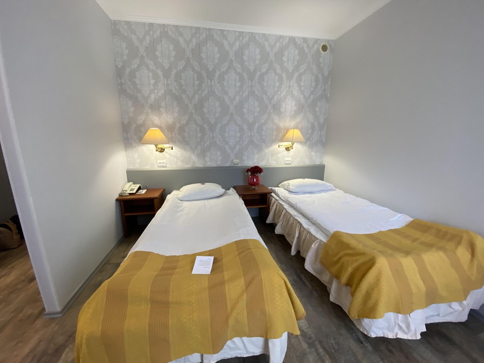 Khách sạn Nb With Free Parking 3*
