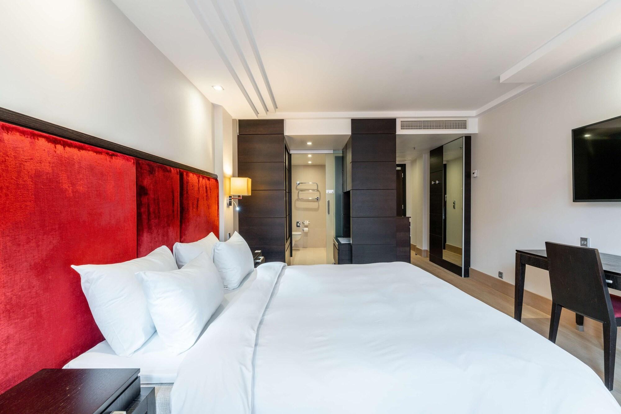 Radisson Blu Elizabete Hotel, Khách sạn 4*