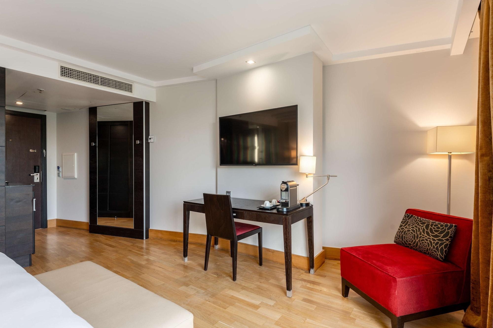 Radisson Blu Elizabete Hotel, Khách sạn 4*