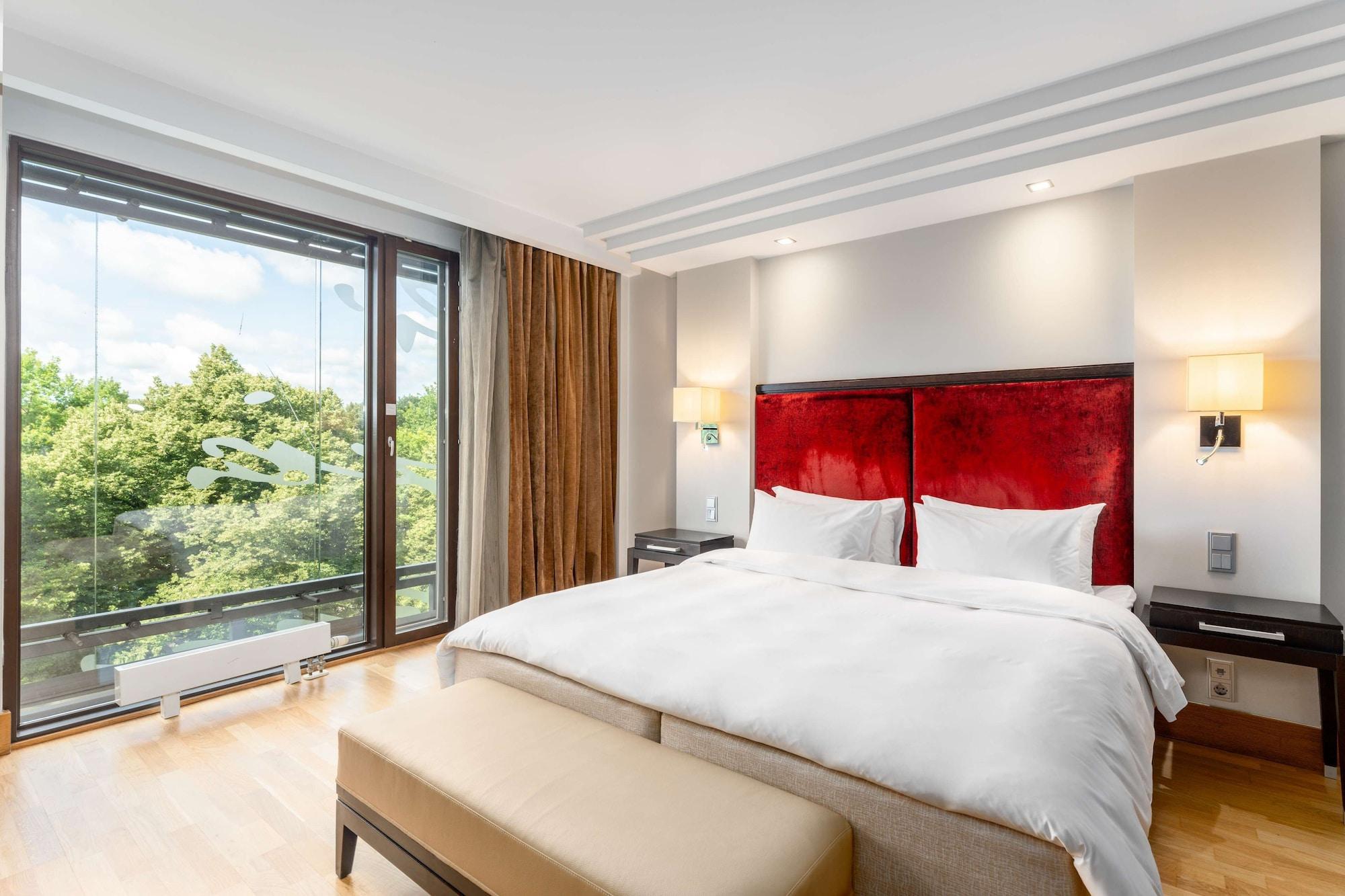 Khách sạn Radisson Blu Elizabete Hotel,