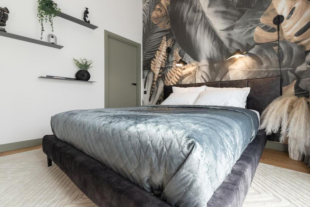 Luxurious Penthouse With Parking Apartment Riga