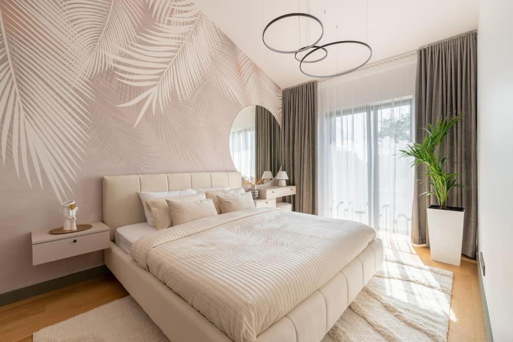 Luxurious Penthouse With Parking Apartment Riga
