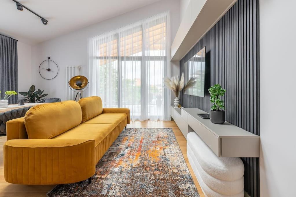 Luxurious Penthouse With Parking * Riga
