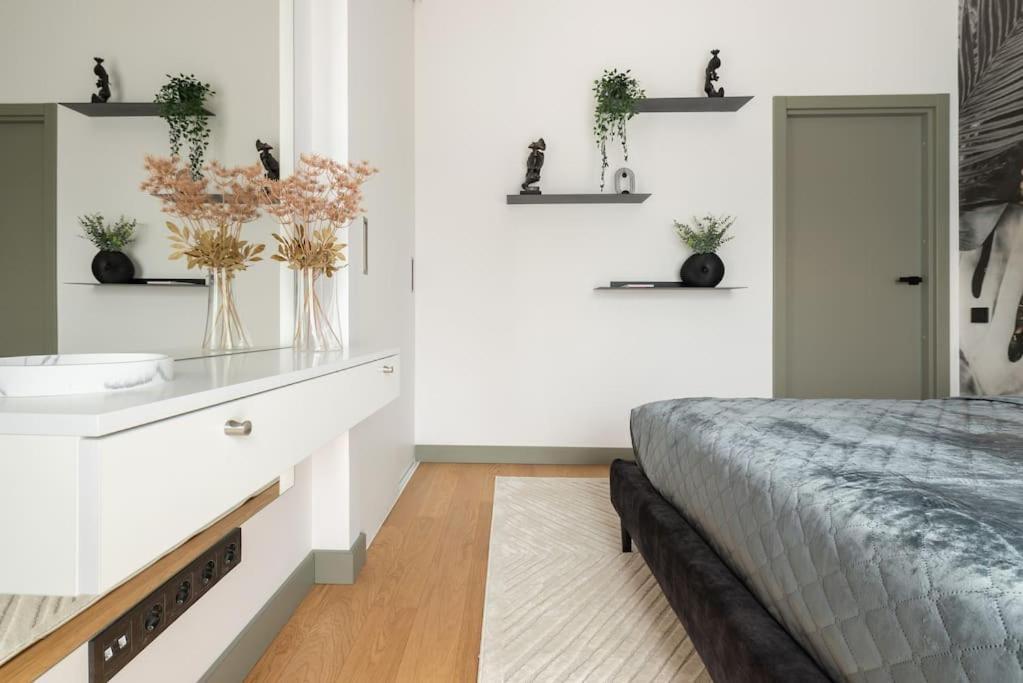 Apartment Luxurious Penthouse With Parking Riga