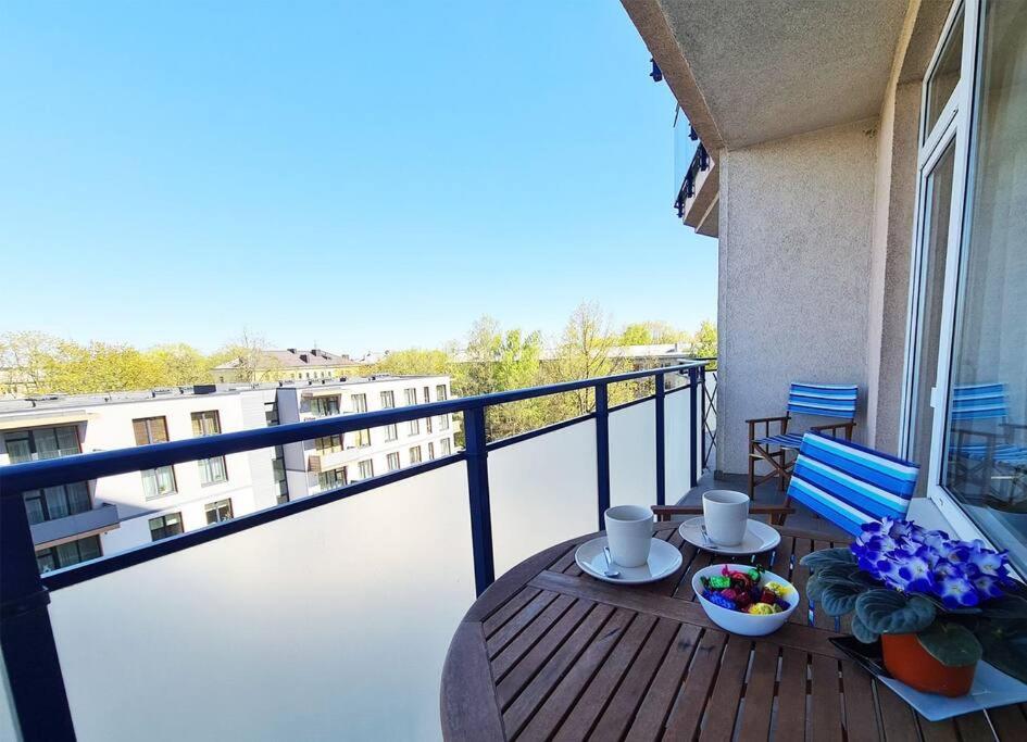 Apartment Stylish With Parking & Spacious Balcony Riga