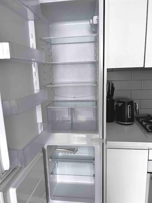 Modern Apartment *