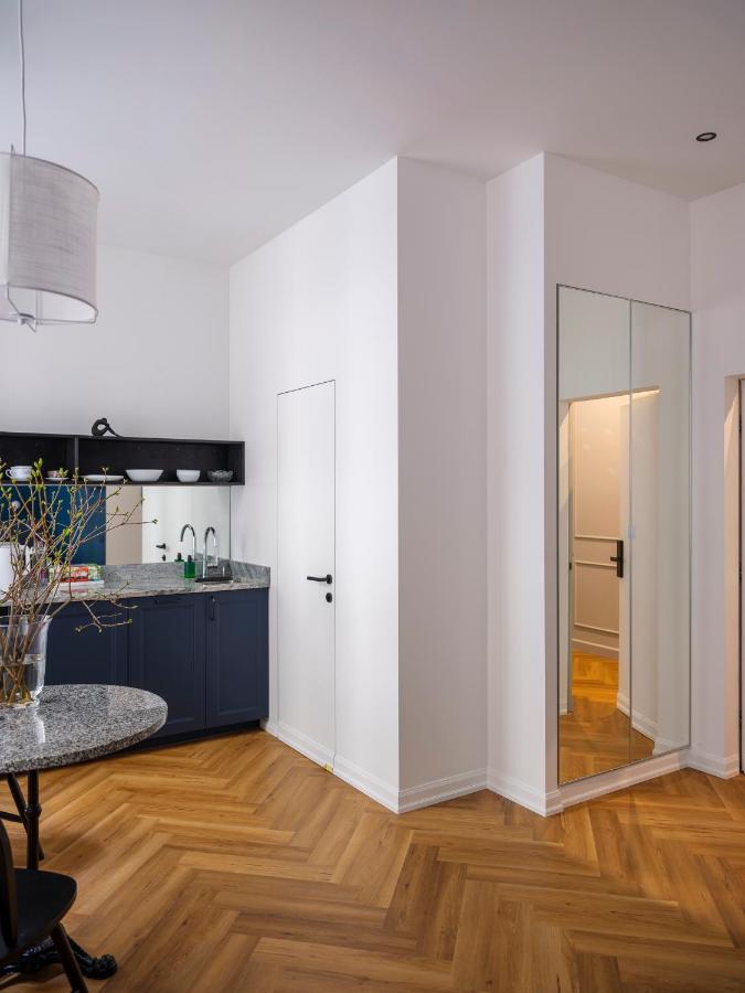Miro Skolas - Quiet Chic, Free Parking, Self Check-in Aparthotel