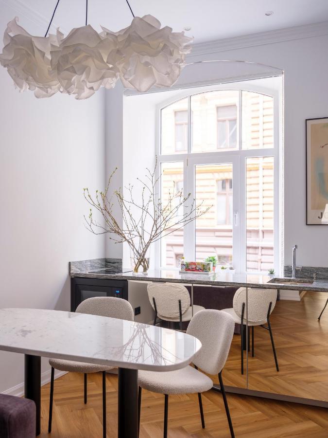 Aparthotel Miro Skolas - Quiet Chic, Free Parking, Self Check-in *