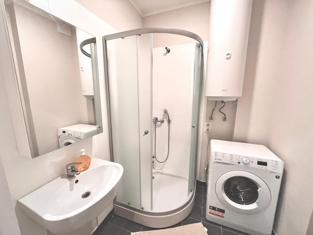 Apartment 一one Home一flat In Centrs Riga