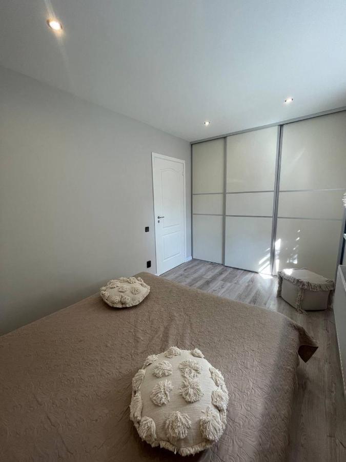 Appartement Expansive One Bedroom Gem In A Peaceful Locale