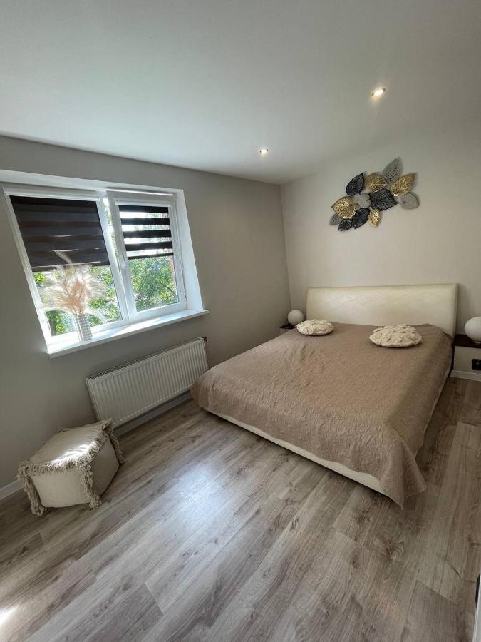 Expansive One Bedroom Gem In A Peaceful Locale Appartement *