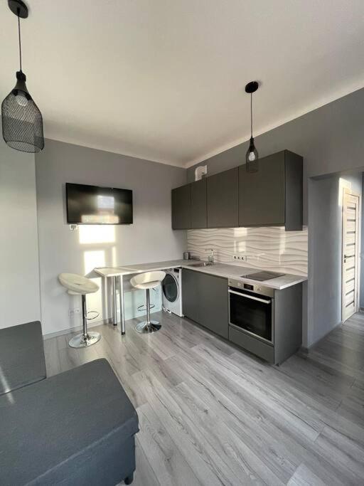 Minimalist Apartment-free Parking, Self Check In *