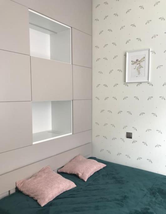 Artsy Flat *